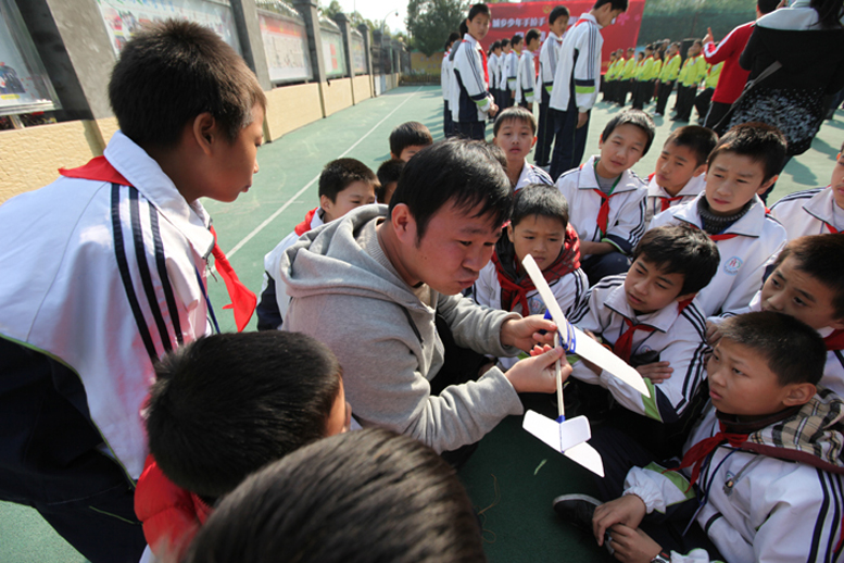 丰富多彩的阳光手拉手小社团
