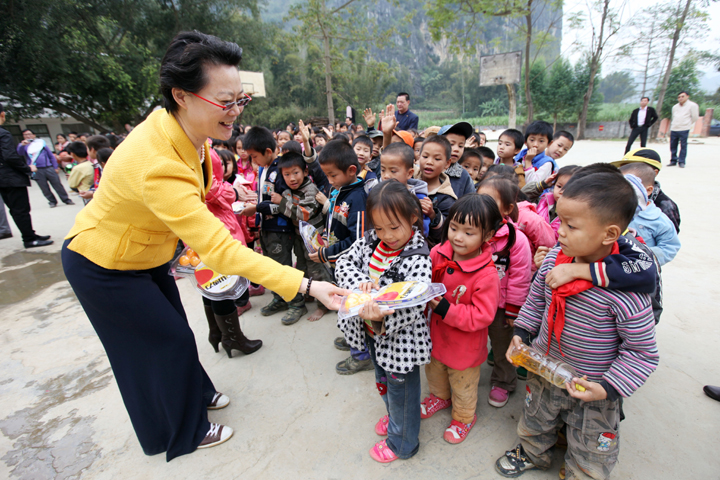 王成安 尹建平伉俪爱心回访 - 图片5