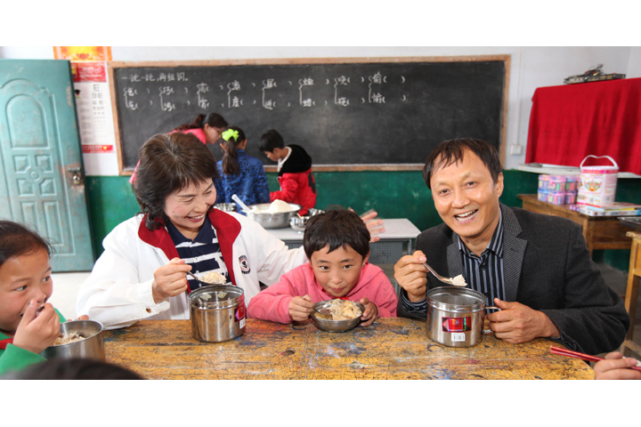 陈金春 蒋仙凤伉俪爱心回访 - 图片1