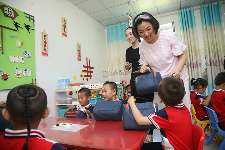 刘德沛 金梅伉俪爱心回访 - 图片4