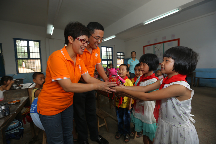 刘红 狄晋伉俪爱心回访 - 图片2