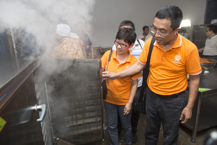 刘红 狄晋伉俪爱心回访 - 图片3