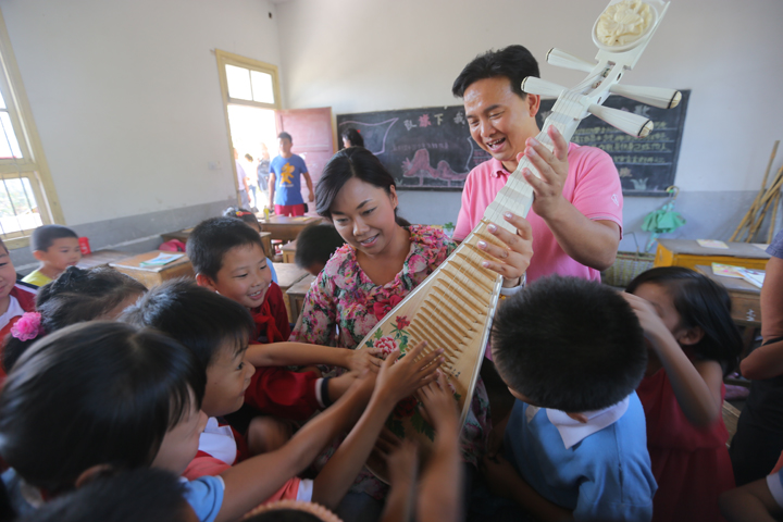 孙东 梁丁苏伉俪爱心回访 - 图片3