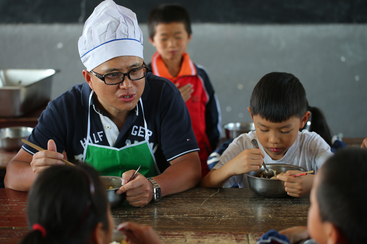 王祥顺 蔺频伉俪爱心回访 - 图片4
