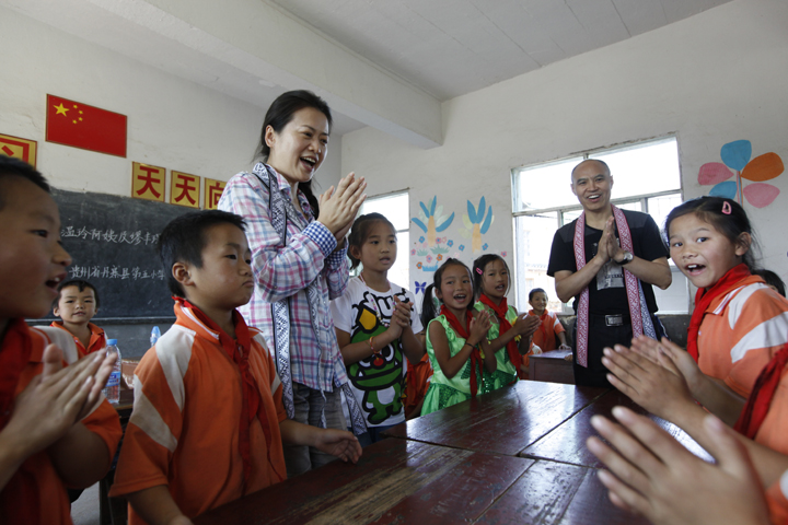 温玲 缪世忠伉俪爱心回访 - 图片4