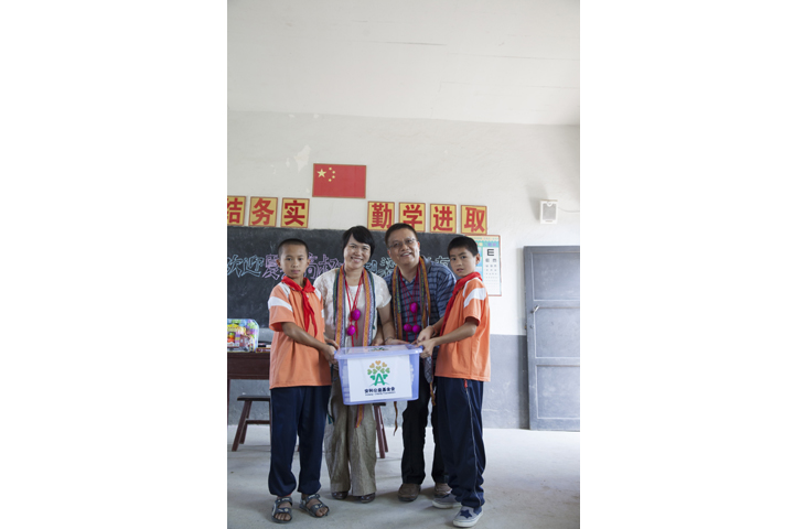 夏斯高 梁伟娟伉俪爱心回访 - 图片2