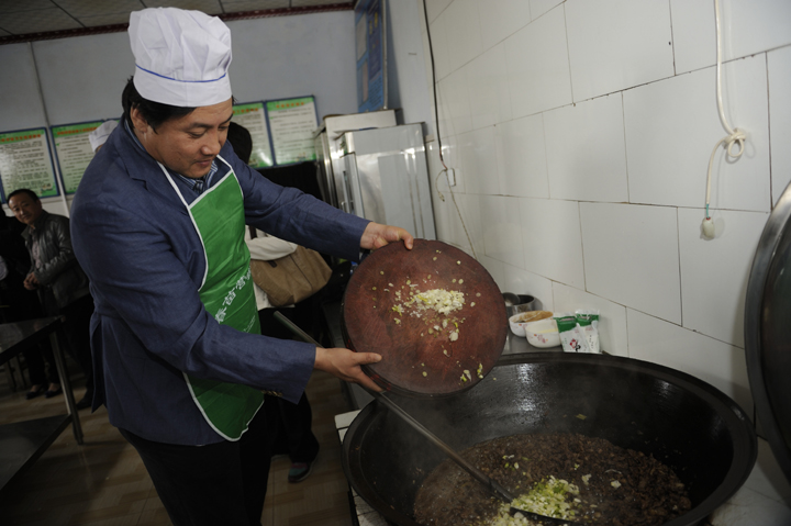 赵玉芳 唐劲松伉俪爱心回访 - 图片2