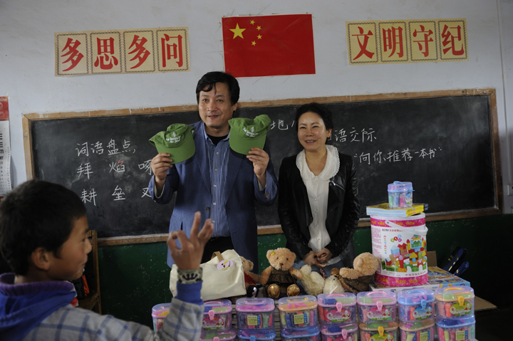 赵玉芳 唐劲松伉俪爱心回访 - 图片6