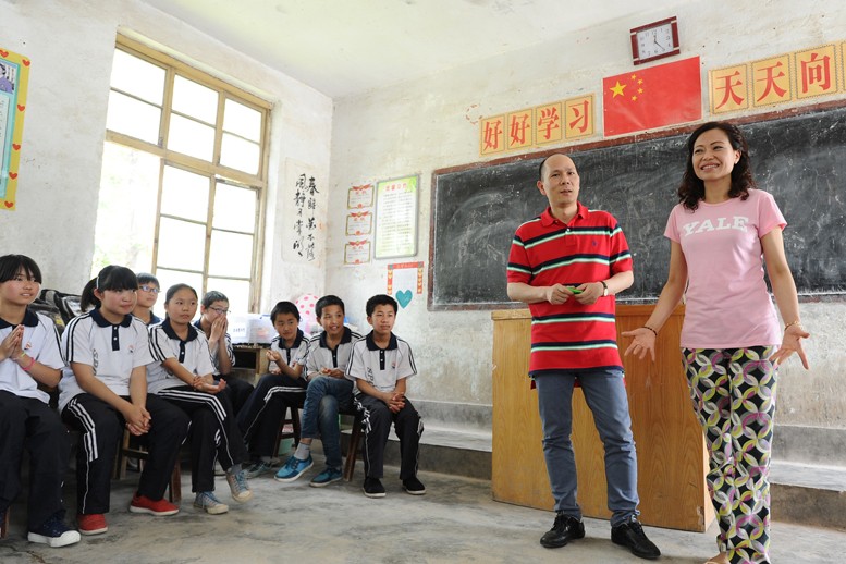 连敏 徐小敏伉俪爱心回访 - 图片2