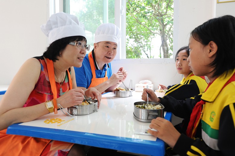 李家贵 曹洪玉伉俪爱心回访 - 图片3