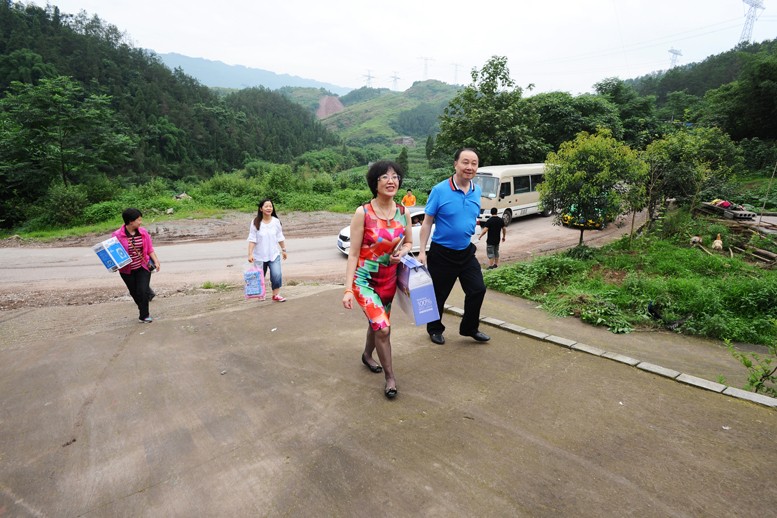 李家贵 曹洪玉伉俪爱心回访 - 图片5