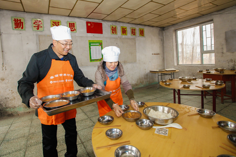 王恩为 苏立春伉俪爱心回访 - 图片1