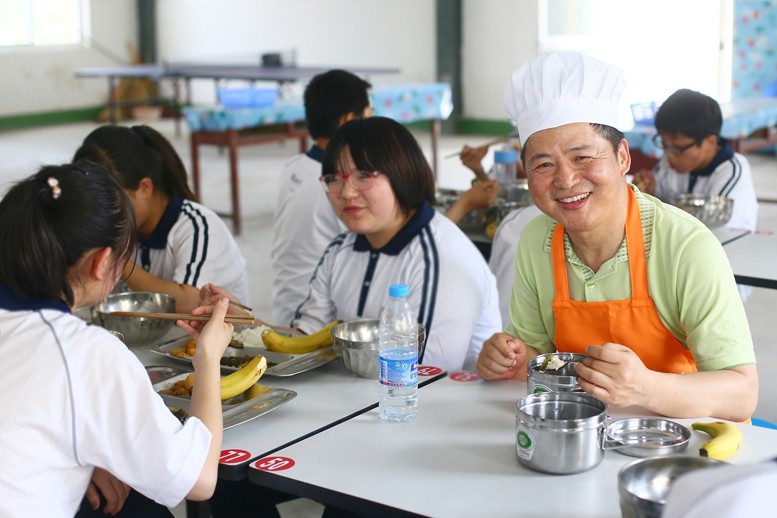 王鹤飞先生爱心回访 - 图片1