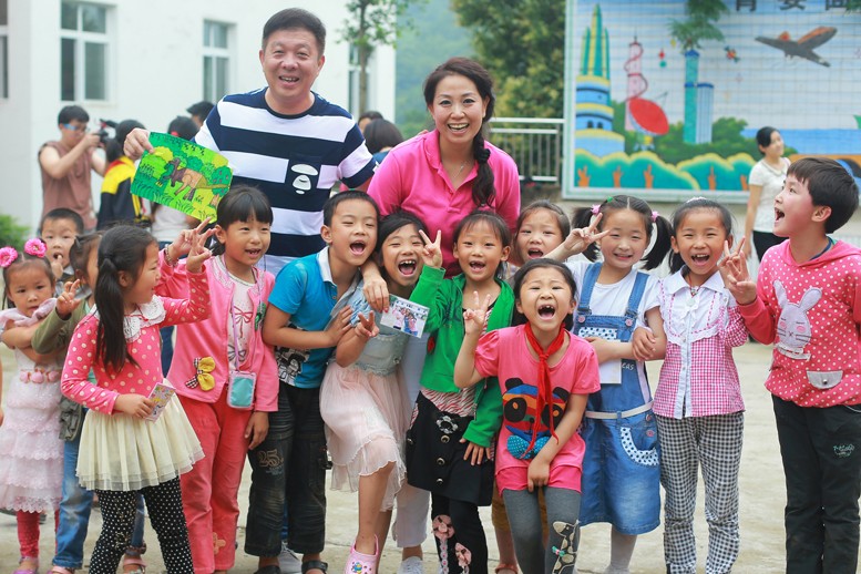 张忆平 孙蕾伉俪爱心回访 - 图片1