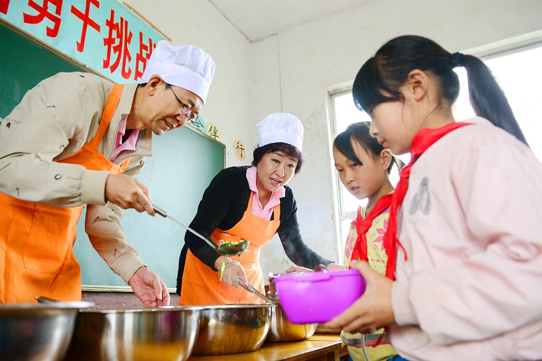 刘成、张金辉伉俪爱心回访相册 - 图片4