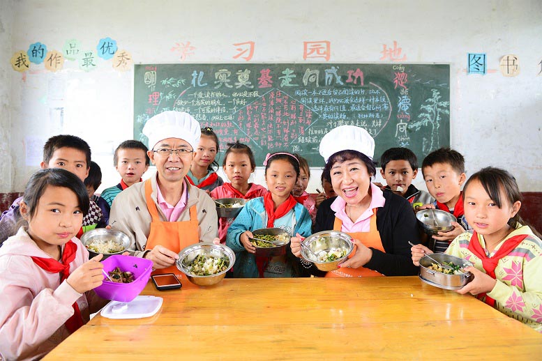 刘成、张金辉伉俪爱心回访相册 - 图片6