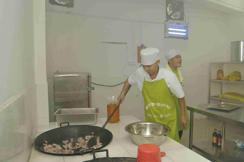 新安小学有了"春苗营养厨房" - 图片11